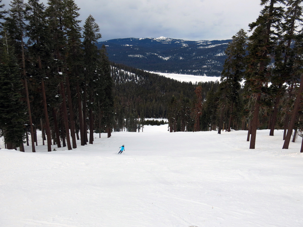 Empty groomer at China Peak, January 2016