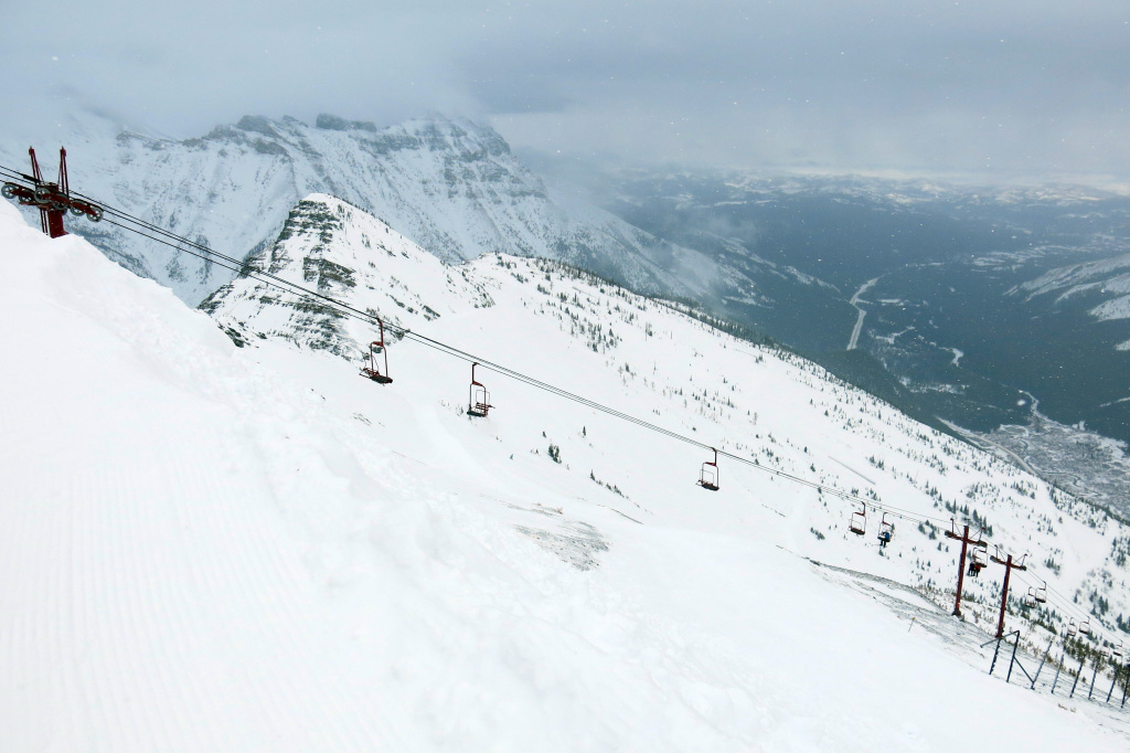Castle Mountain summit, March 2018