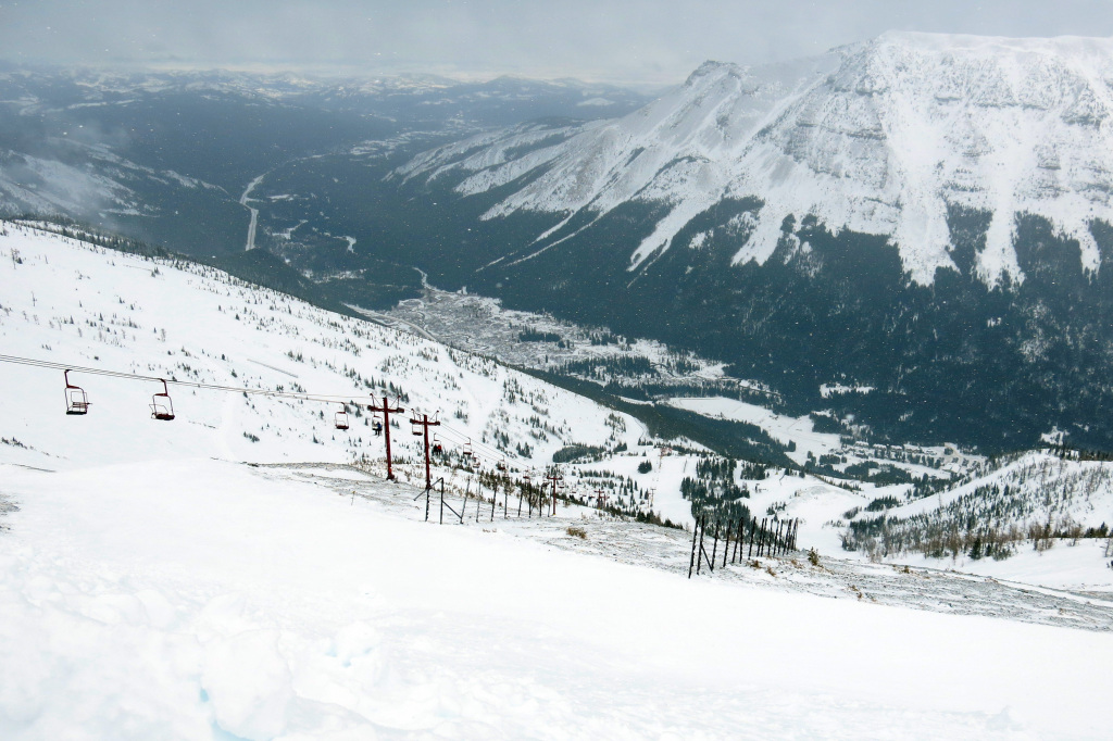 Windblown terrain at the top of Castle Mountain, March 2018