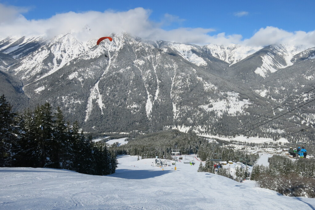 Paragliding at Panorama off the Champaign lift, February 2018
