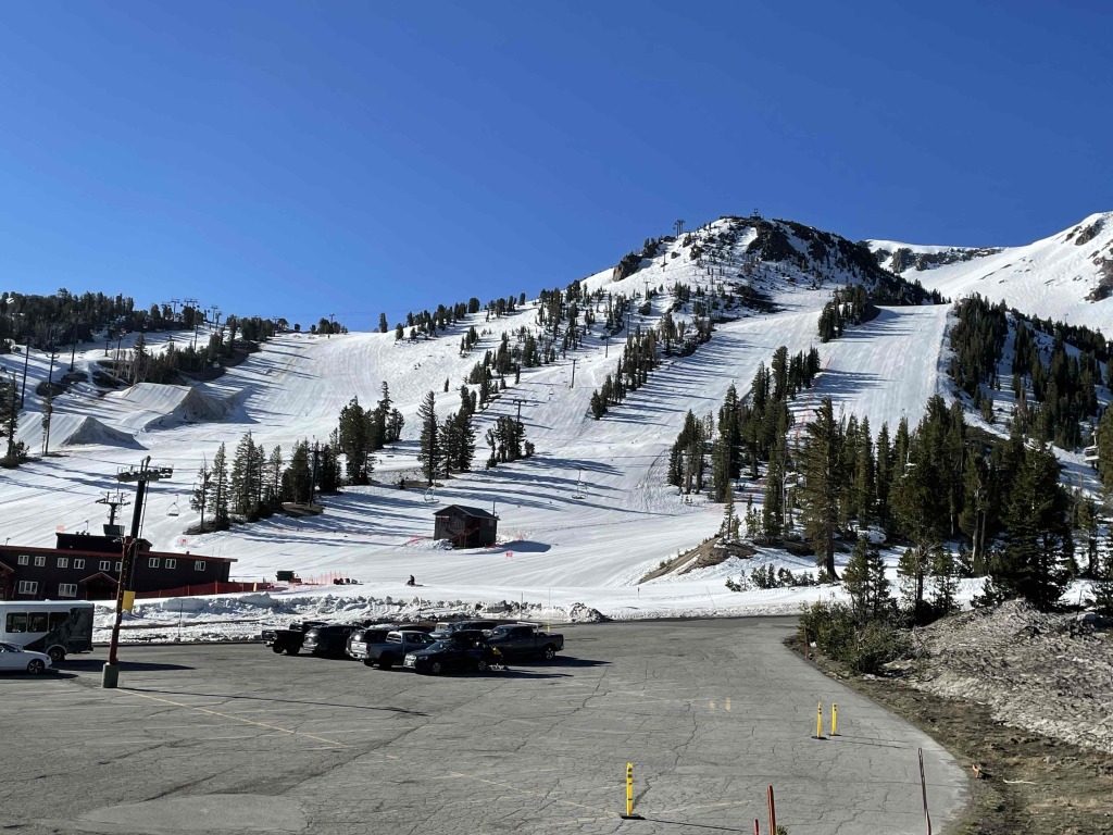 Mammoth spring skiing, May 2021