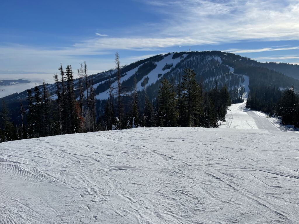 Looking at the Silver Lode terrain at 49° North from the top of Angel Peak, January 2022 
