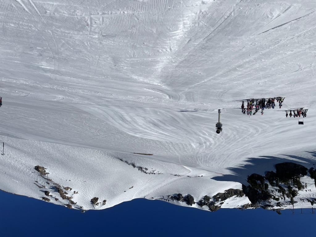 Mammoth upper mountain, May 2025